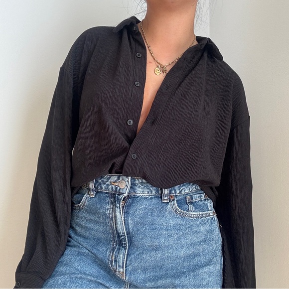 Dynamite Black Textured Button-Up Shirt - Picture 4 of 7